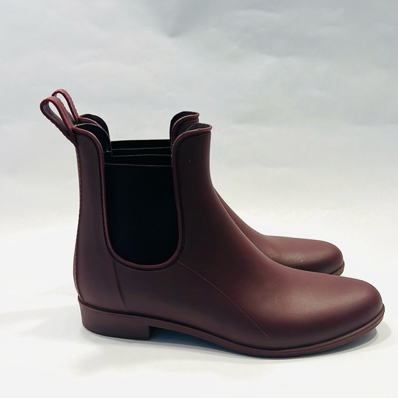 JCREW Matte Chelsea rain boots in dark burgundy - Picture 4 of 9